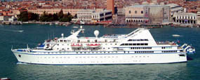 Le Diamant ship in Venice